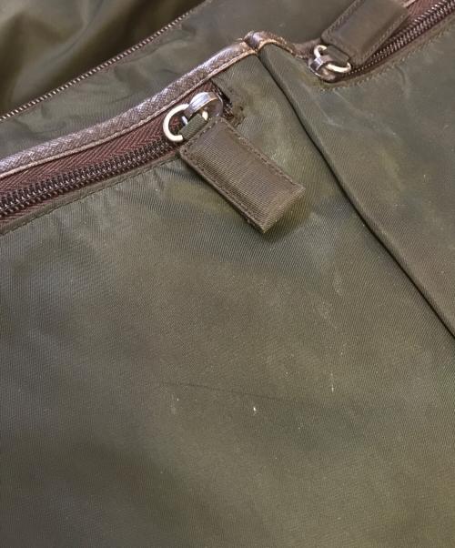 PRADA（プラダ）PRADA (プラダ) トライアングルロゴメッセンジャーバッグ グリーンの古着・服飾アイテム