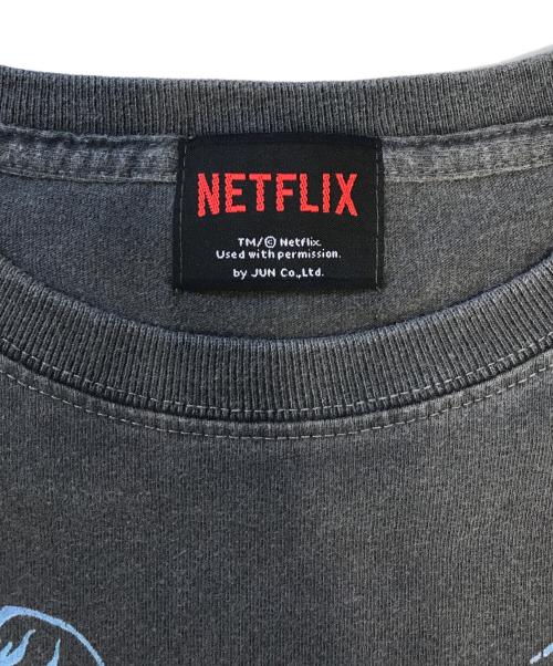 NETFLIX（ネットフリックス）NETFLIX (ネットフリックス) ARUMANA (アルマナ) 地面士たち(ジメンシタチ) ムービープリントTシャツ ブラック サイズ:XLの古着・服飾アイテム