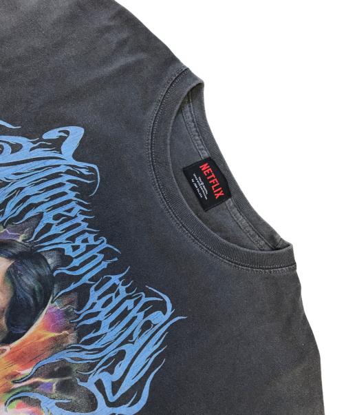 NETFLIX（ネットフリックス）NETFLIX (ネットフリックス) ARUMANA (アルマナ) 地面士たち(ジメンシタチ) ムービープリントTシャツ ブラック サイズ:XLの古着・服飾アイテム