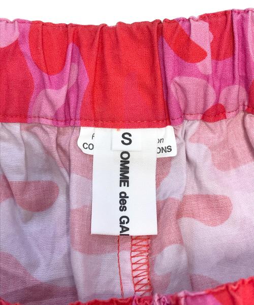 COMME des GARCONS GIRL（コムデギャルソンガール）COMME des GARCONS GIRL (コムデギャルソンガール) カモ柄ショートパンツ ピンク サイズ:Sの古着・服飾アイテム