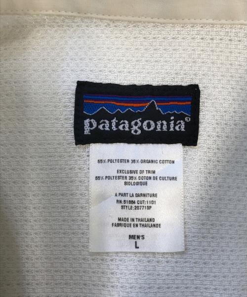 Patagonia（パタゴニア）Patagonia (パタゴニア) リズムジップアップシャツ ホワイト サイズ:Lの古着・服飾アイテム