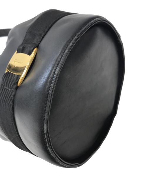 Salvatore Ferragamo（サルヴァトーレ フェラガモ）Salvatore Ferragamo (サルヴァトーレ フェラガモ) 巾着ショルダーバッグ サイズ:表記なしの古着・服飾アイテム