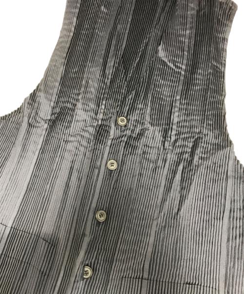ISSEY MIYAKE MEN（イッセイミヤケメン）ISSEY MIYAKE MEN (イッセイミヤケメン) プリーツベスト ネイビー サイズ:Lの古着・服飾アイテム
