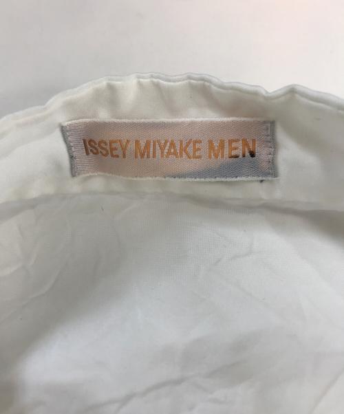 ISSEY MIYAKE MEN（イッセイミヤケメン）ISSEY MIYAKE MEN (イッセイミヤケメン) シワ加工バンドカラーシャツ ホワイト サイズ:Lの古着・服飾アイテム