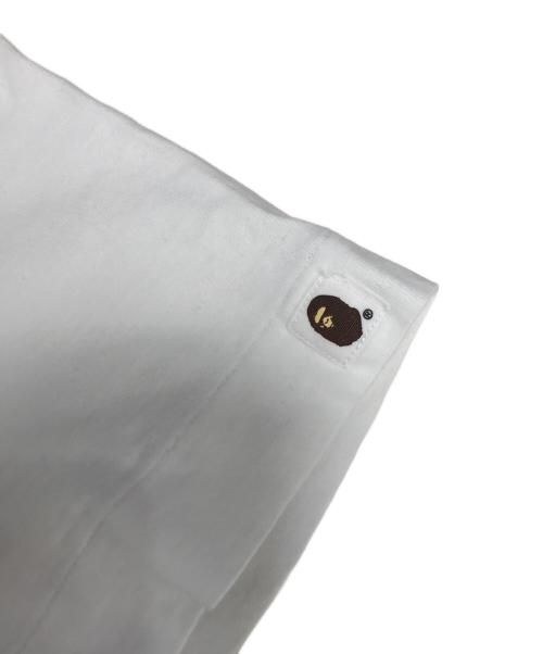 A BATHING APE（アベイシングエイプ）A BATHING APE (アベイシングエイプ) プリントTシャツ ホワイト サイズ:Mの古着・服飾アイテム