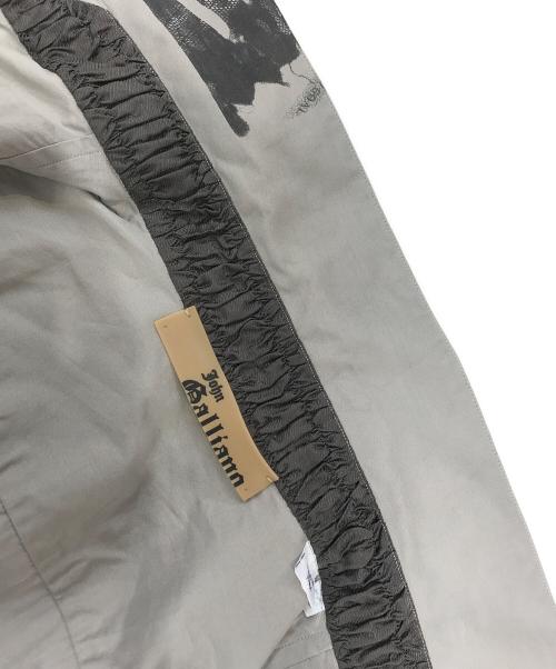 JOHN GALLIANO（ジョンガリアーノ）JOHN GALLIANO (ジョンガリアーノ) ニュースペーパーシャツ グレー サイズ:52の古着・服飾アイテム