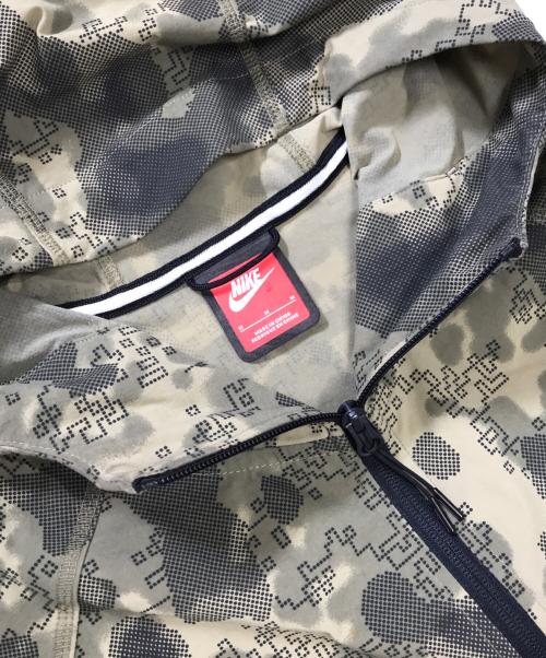 NIKE（ナイキ）NIKE (ナイキ) カモフラナイロンパーカー カーキ サイズ:Mの古着・服飾アイテム