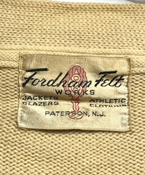 FORDHAM FELT（フォーダム フェルト）FORDHAM FELT (フォーダム フェルト) レタードカーディガン アイボリー サイズ:表記なしの古着・服飾アイテム