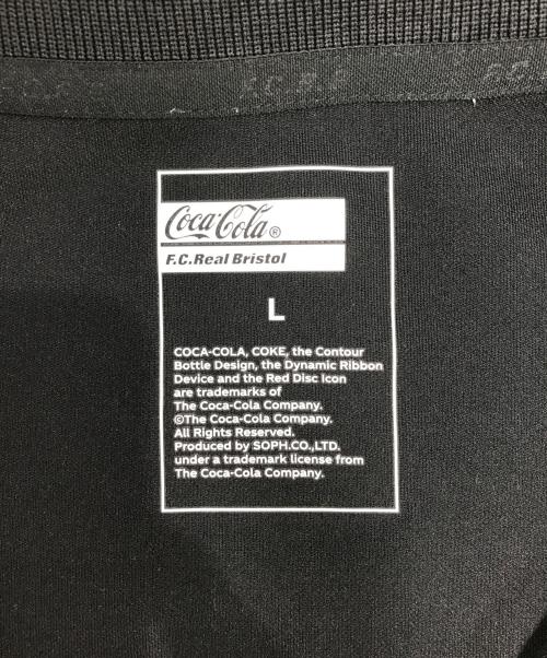 F.C.R.B.（エフシーレアルブリストル）F.C.R.B. (エフシーレアルブリストル) Coca-Cola WEAVE STRIPE S/S POLO ブラック サイズ:Lの古着・服飾アイテム
