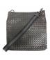 BOTTEGA VENETA（ボッテガベネタ）の古着「イントレチャートショルダーバッグ」｜ブラウン