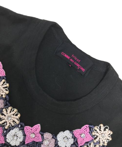 tricot COMME des GARCONS（トリココムデギャルソン）tricot COMME des GARCONS (トリココムデギャルソン) 花柄装飾Tシャツ ブラック サイズ:Sの古着・服飾アイテム