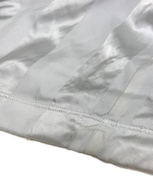 F.C.R.B.（エフシーレアルブリストル）F.C.R.B. (エフシーレアルブリストル) CarHartt (カーハート) WIP WARM-UP JACKET ホワイト サイズ:Mの古着・服飾アイテム