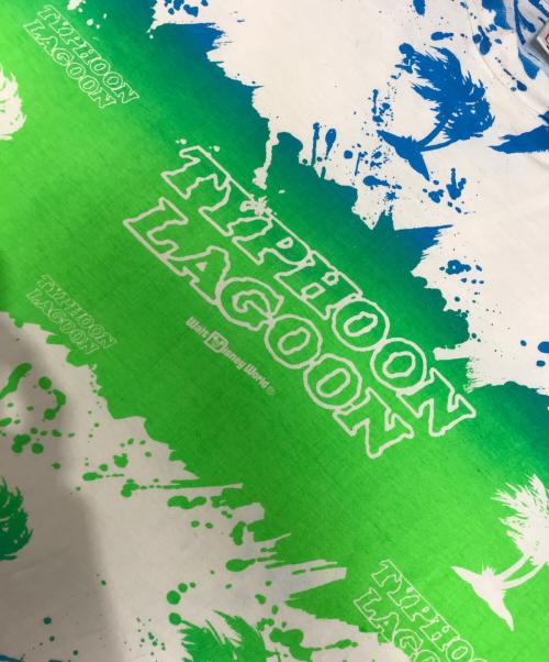 DISNEY（ディズニー）DISNEY (ディズニー) 90s TYPHOON LAGOON総柄Tシャツ マルチカラー サイズ:XLの古着・服飾アイテム