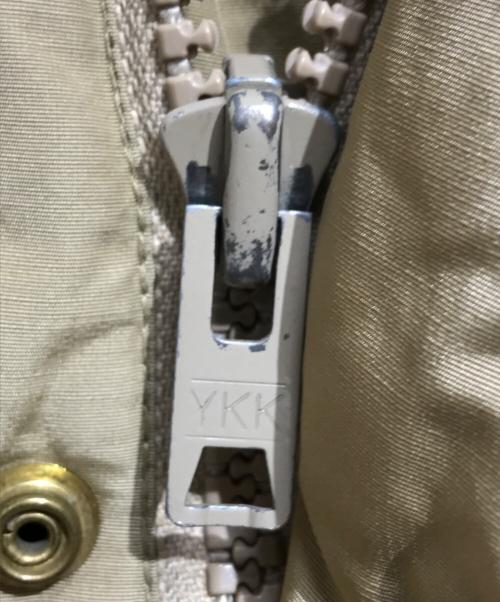 Eddie Bauer（エディーバウアー）Eddie Bauer (エディーバウアー) カラコラムグーズダウンジャケット ベージュ サイズ:不明の古着・服飾アイテム