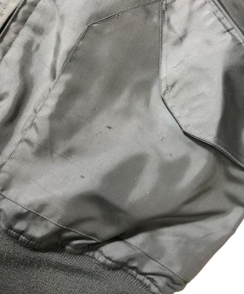 VINTAGE MILITARY（ヴィンテージ ミリタリー）VINTAGE MILITARY (ヴィンテージ ミリタリー) US ARMY CWU-36Pフライトジャケット カーキ サイズ:LARGEの古着・服飾アイテム