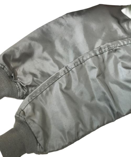 VINTAGE MILITARY（ヴィンテージ ミリタリー）VINTAGE MILITARY (ヴィンテージ ミリタリー) US ARMY CWU-36Pフライトジャケット カーキ サイズ:LARGEの古着・服飾アイテム