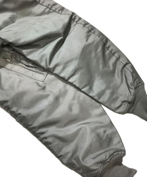 VINTAGE MILITARY（ヴィンテージ ミリタリー）VINTAGE MILITARY (ヴィンテージ ミリタリー) US ARMY CWU-36Pフライトジャケット カーキ サイズ:LARGEの古着・服飾アイテム