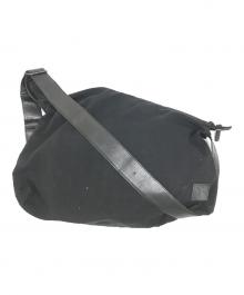 Y's（ワイズ）の古着「NYLON OXFORD ASYMMETRIC SHOULDER BAG」｜ブラック
