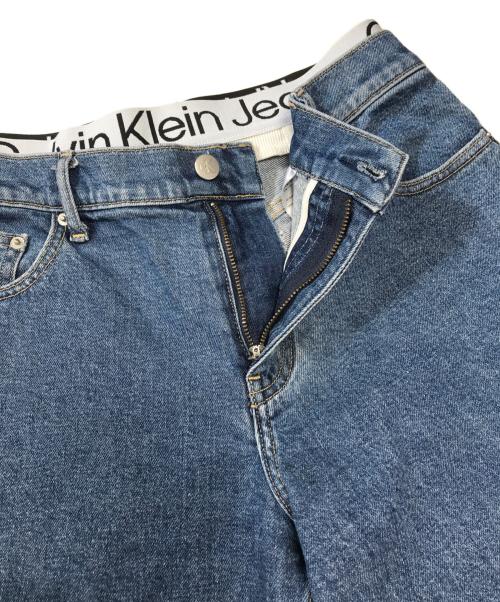 Calvin Klein（カルバンクライン）Calvin Klein (カルバンクライン) ローライズリラックスジーンズ インディゴ サイズ:25の古着・服飾アイテム
