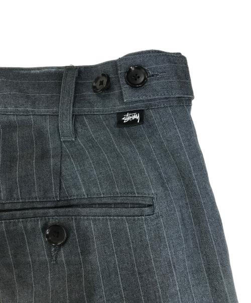stussy（ステューシー）stussy (ステューシー) striped volume pleated trouser グレー サイズ:30の古着・服飾アイテム