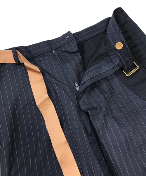 DRIES VAN NOTEN（ドリスヴァンノッテン）DRIES VAN NOTEN (ドリスヴァンノッテン) ベルト付きストライプパンツ ネイビー サイズ:44の古着・服飾アイテム
