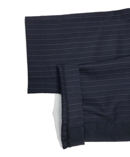 DRIES VAN NOTEN（ドリスヴァンノッテン）DRIES VAN NOTEN (ドリスヴァンノッテン) ベルト付きストライプパンツ ネイビー サイズ:44の古着・服飾アイテム