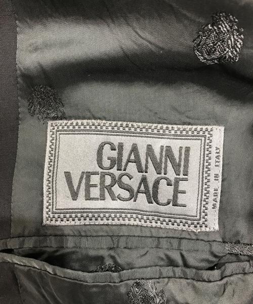 GIANNI VERSACE（ジャンニ・ヴェルサーチ）GIANNI VERSACE (ジャンニ・ヴェルサーチ) テーラードジャケット ブラック サイズ:不明の古着・服飾アイテム