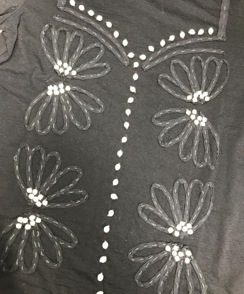 tricot COMME des GARCONS（トリココムデギャルソン）tricot COMME des GARCONS (トリココムデギャルソン) パール装飾ニット ブラック サイズ:Sの古着・服飾アイテム