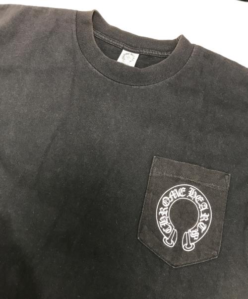 CHROME HEARTS（クロムハーツ）CHROME HEARTS (クロムハーツ) オールドスクロールラベルプリントクルーネック ブラック サイズ:MEDIUMの古着・服飾アイテム