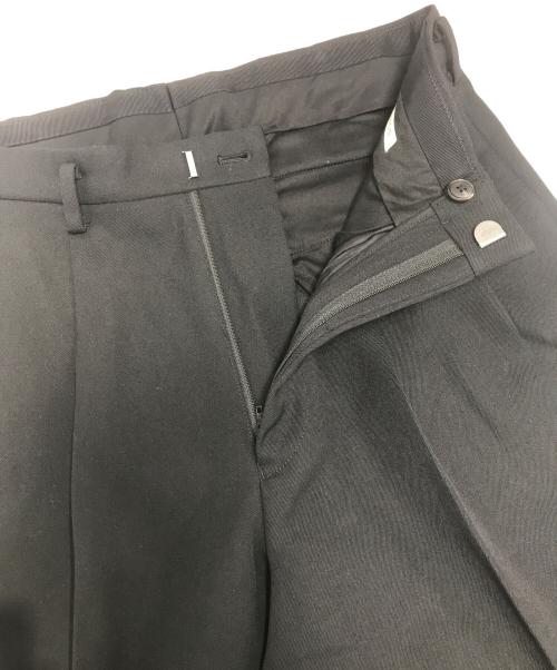 HEUGN（ユーゲン）HEUGN (ユーゲン) GEORGE ウールギャバジン2Pテーパードパンツ ブラック サイズ:1の古着・服飾アイテム