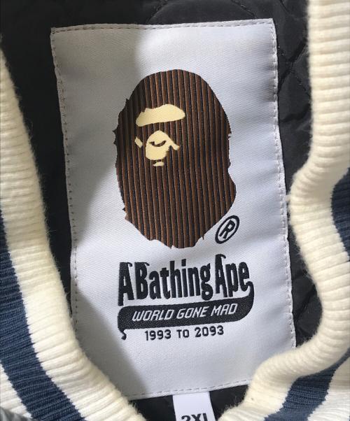 A BATHING APE（アベイシングエイプ）A BATHING APE (アベイシングエイプ) SOLID CAMO NYC LOGO NYLON VARSITY JACKET グレー サイズ:2XLの古着・服飾アイテム