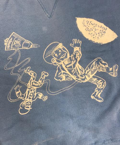 VINTAGE（ヴィンテージ）VINTAGE (ヴィンテージ) 前Vフロッキープリントスウェット スカイブルー サイズ:表記なしの古着・服飾アイテム
