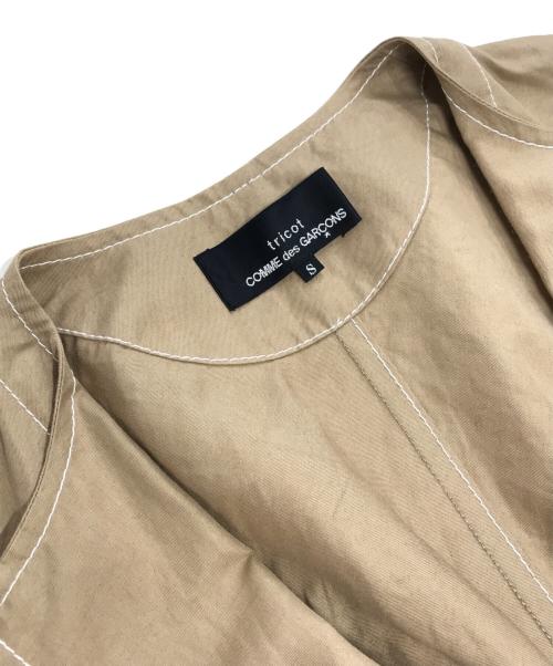 tricot COMME des GARCONS（トリココムデギャルソン）tricot COMME des GARCONS (トリココムデギャルソン) レース切替ノーカラージャケット ベージュ サイズ:Sの古着・服飾アイテム