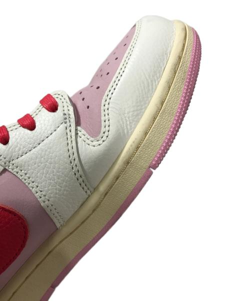 NIKE（ナイキ）NIKE Travis Scott AIR JORDAN 1 RETRO LOW OG SP TRAVIS SCOTT ホワイト×ピンク サイズ:US10.5/UK9.5/EUR44.5/cm28.5/BR42.5/CN285の古着・服飾アイテム