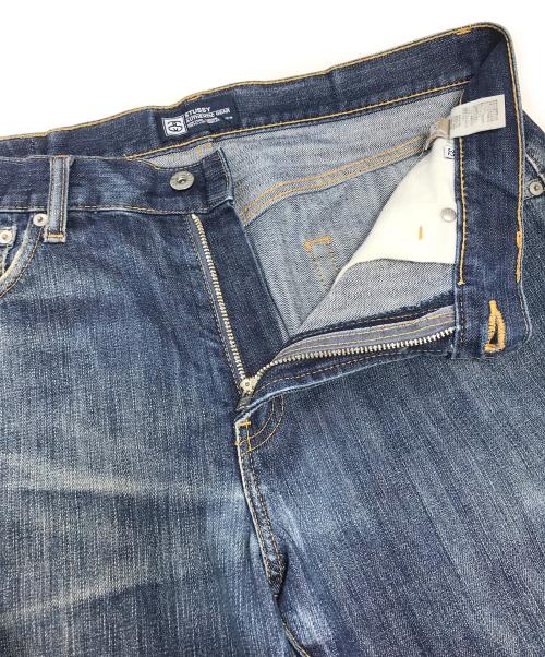 stussy（ステューシー）stussy (ステューシー) SSシャネルロゴデニムパンツ インディゴ サイズ:32の古着・服飾アイテム