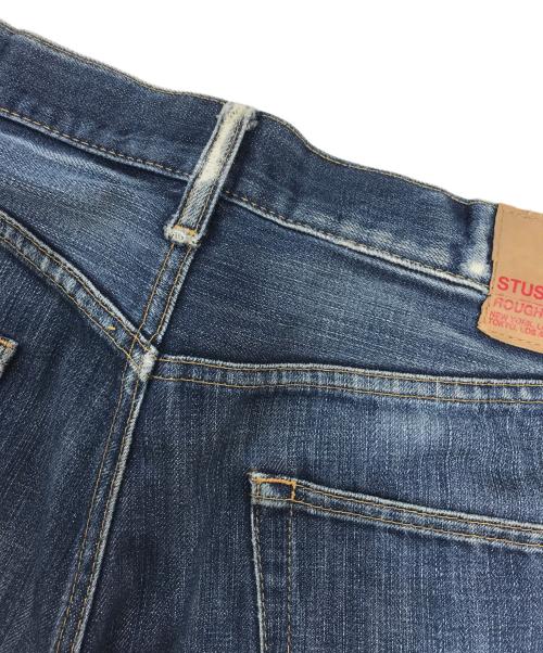 stussy（ステューシー）stussy (ステューシー) SSシャネルロゴデニムパンツ インディゴ サイズ:32の古着・服飾アイテム