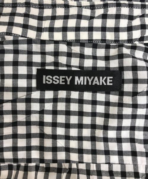ISSEY MIYAKE（イッセイミヤケ）ISSEY MIYAKE (イッセイミヤケ) シワ加工シャツ ブラック サイズ:2の古着・服飾アイテム