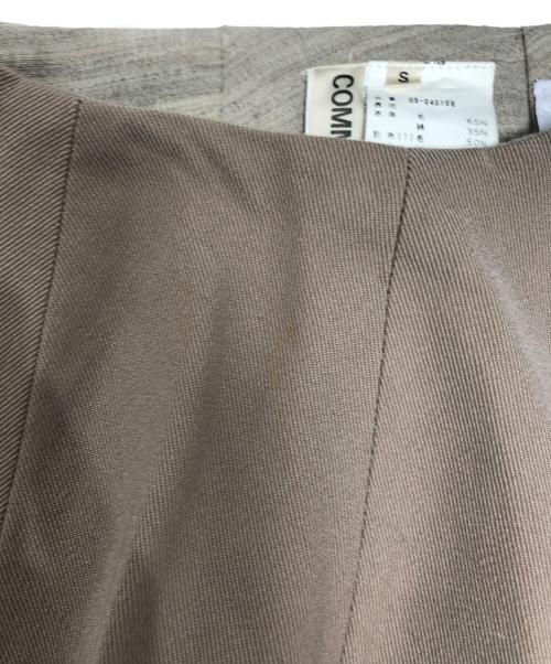 COMME des GARCONS（コムデギャルソン）COMME des GARCONS (コムデギャルソン) アシンメトリーフレアスカート ベージュ サイズ:Sの古着・服飾アイテム
