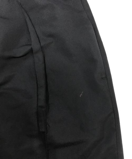 ISSEY MIYAKE（イッセイミヤケ）ISSEY MIYAKE (イッセイミヤケ) ポリオーバーツータックデザインパンツ ブラック サイズ:3の古着・服飾アイテム