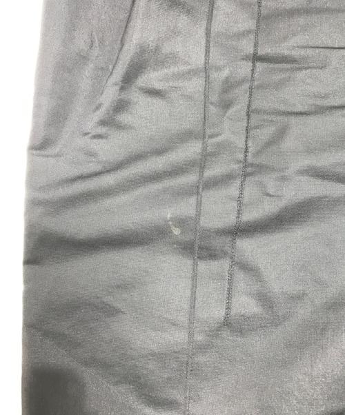 ISSEY MIYAKE（イッセイミヤケ）ISSEY MIYAKE (イッセイミヤケ) ポリオーバーツータックデザインパンツ ブラック サイズ:3の古着・服飾アイテム