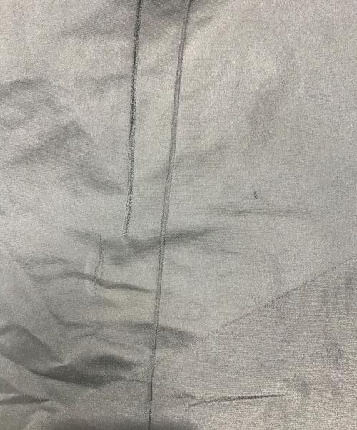 ISSEY MIYAKE（イッセイミヤケ）ISSEY MIYAKE (イッセイミヤケ) ポリオーバーツータックデザインパンツ ブラック サイズ:3の古着・服飾アイテム
