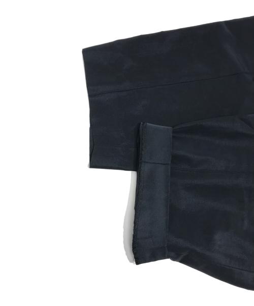 ISSEY MIYAKE（イッセイミヤケ）ISSEY MIYAKE (イッセイミヤケ) ポリオーバーツータックデザインパンツ ブラック サイズ:3の古着・服飾アイテム