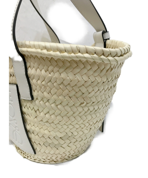LOEWE（ロエベ）LOEWE (ロエベ) バスケットバッグ スモール (ヤシの葉&カーフ) ナチュラル×ホワイト A223S93X04 412101の古着・服飾アイテム
