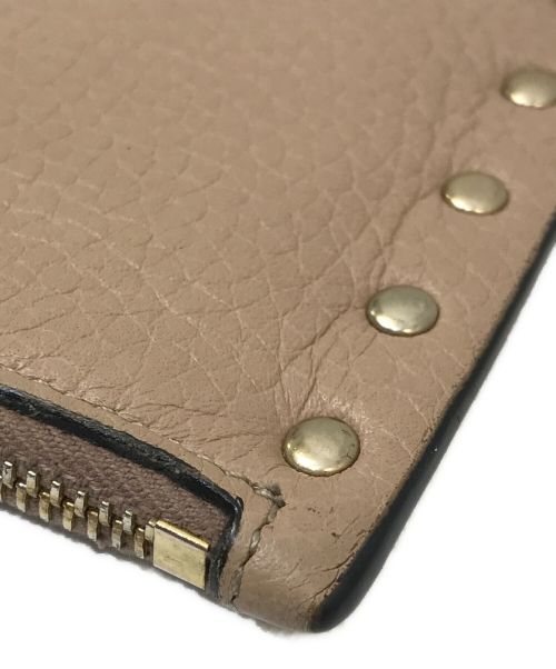 VALENTINO（ヴァレンティノ）VALENTINO (ヴァレンティノ) ロックスタッズコインケース ベージュの古着・服飾アイテム