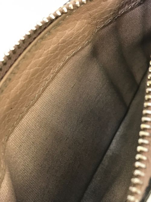 VALENTINO（ヴァレンティノ）VALENTINO (ヴァレンティノ) ロックスタッズコインケース ベージュの古着・服飾アイテム
