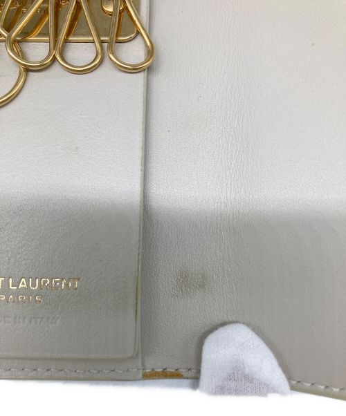 Saint Laurent Paris（サンローランパリ）Saint Laurent Paris (サンローランパリ) キーケース アイボリー×レッドの古着・服飾アイテム