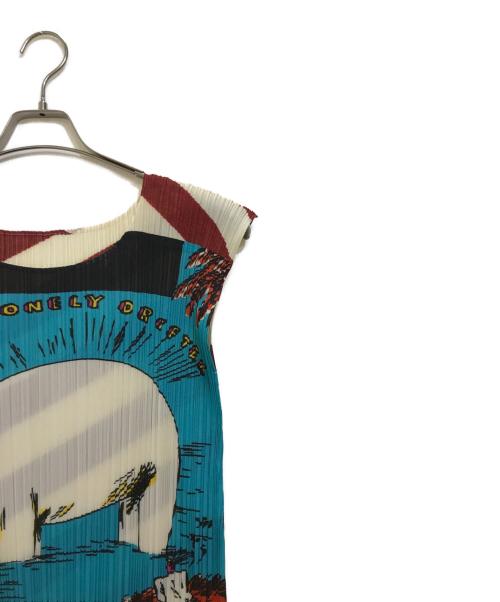 PLEATS PLEASE（プリーツプリーズ）PLEATS PLEASE (プリーツプリーズ) 転写プリントプリーツワンピース スカイブルー サイズ:3の古着・服飾アイテム