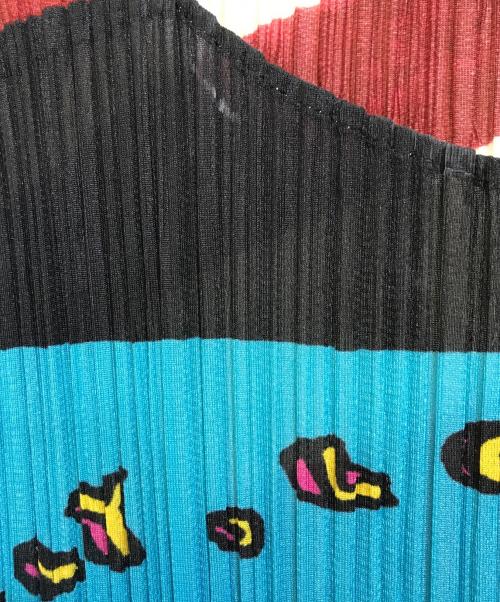 PLEATS PLEASE（プリーツプリーズ）PLEATS PLEASE (プリーツプリーズ) 転写プリントプリーツワンピース スカイブルー サイズ:3の古着・服飾アイテム