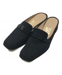 Salvatore Ferragamo（サルヴァトーレ フェラガモ）の古着「スクエアトゥパンプス」｜ブラック