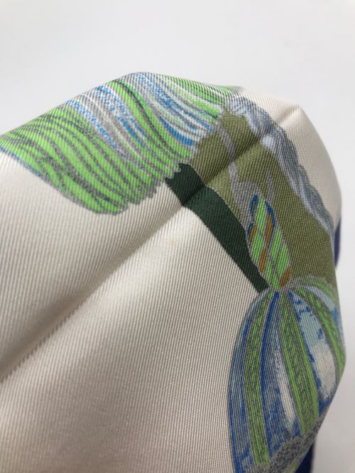 HERMES（エルメス）HERMES (エルメス) カレ90 ホワイト×ブルーの古着・服飾アイテム